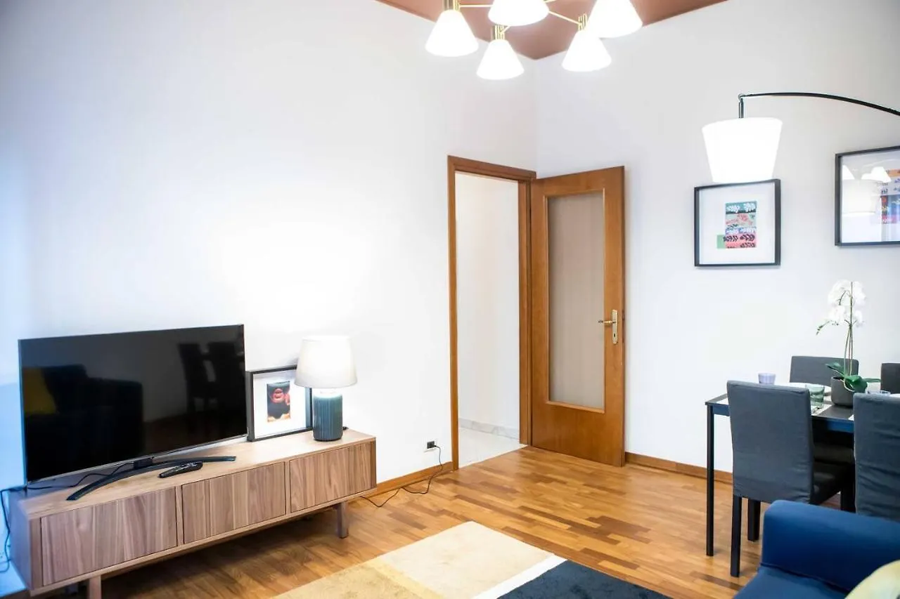 דירה מילאנו Delightful Shanti Home איטליה